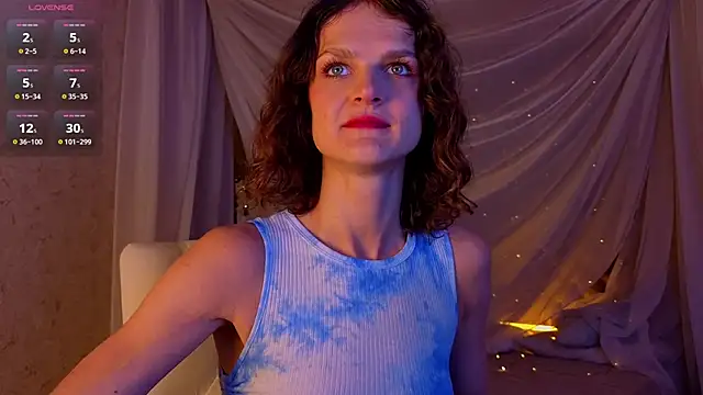 Snapshot of Soo_dreamy chatting on 12/20/25, 01:34 Soo dreamy online show from 12/20/25, 01:34