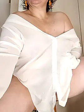 Snapshot of EvaNights chatting on 09/22/25, 08:11 EvaNights online show from 09/22/25, 08:11