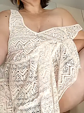 Snapshot of EvaNights chatting on 10/12/25, 08:30 EvaNights online show from 10/12/25, 08:30