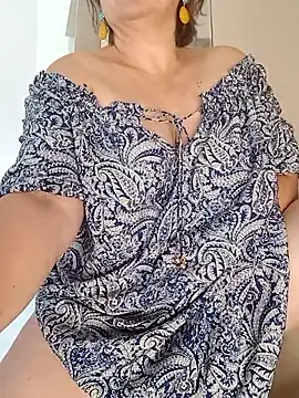 Snapshot of EvaNights chatting on 10/13/25, 12:49 EvaNights online show from 10/13/25, 12:49