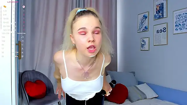 Snapshot of OdetteHarwick chatting on 09/28/25, 08:09 OdetteHarwick online show from 09/28/25, 08:09