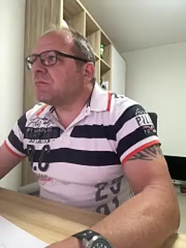 coupleLatinaLovers online show from 04/17/26, 05:10