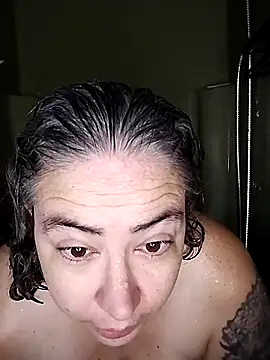 Snapshot of GraceHenderson chatting on 10/31/25, 06:53 GraceHenderson online show from 10/31/25, 06:53