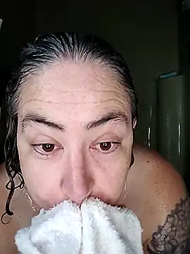 Snapshot of GraceHenderson chatting on 11/19/25, 07:36 GraceHenderson online show from 11/19/25, 07:36