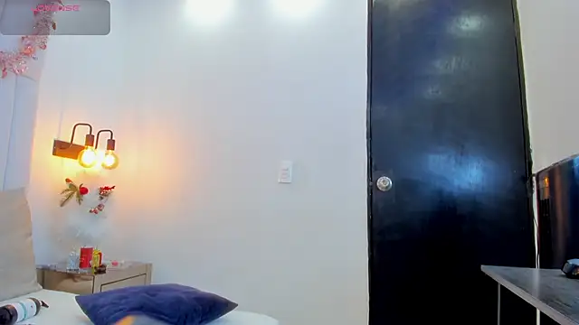 chloe zulay online show from 12/16/25, 03:11