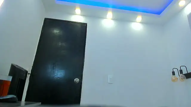 chloe zulay online show from 01/17/26, 03:55