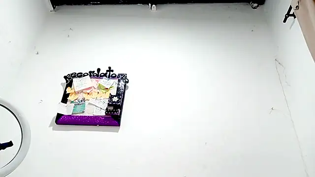 PetiteIvoryQueen19 online show from 12/19/25, 03:24