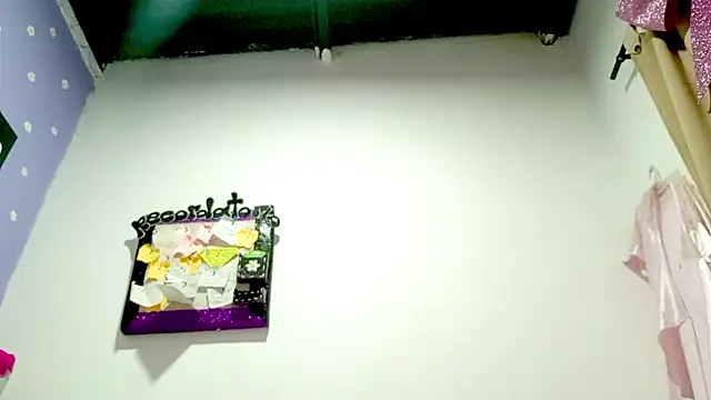 PetiteIvoryQueen19 online show from 07/19/26, 05:11