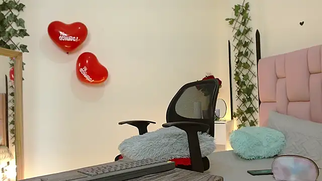 Snapshot of isabela_ferrer_ chatting on 02/14/25, 04:52 isabela ferrer online show from 02/14/25, 04:52