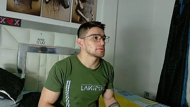 Sexy Alejandro  online show from 02/13/25, 11:17