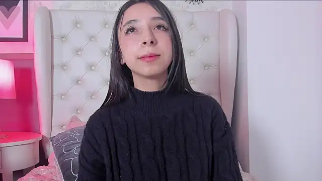 Snapshot of melanie_hills chatting on 03/04/25, 05:45 melanie hills online show from 03/04/25, 05:45