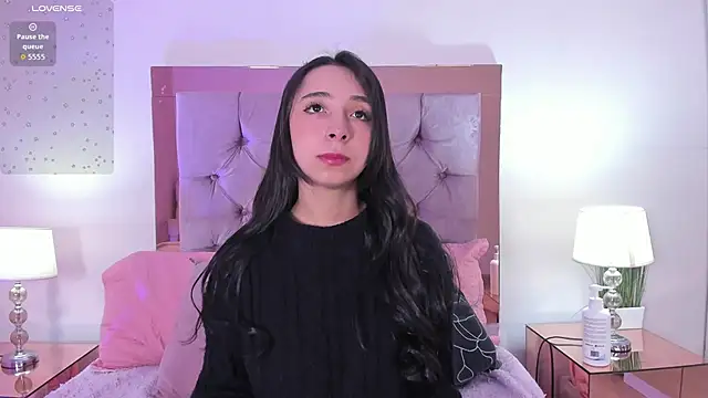 Snapshot of melanie_hills chatting on 09/16/25, 11:22 melanie hills online show from 09/16/25, 11:22