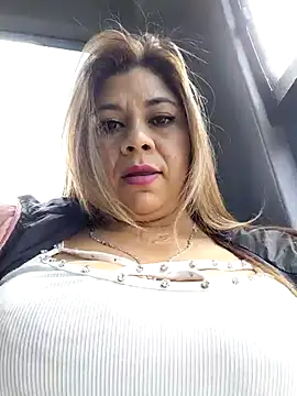 Laura-Hernandez online show from 11/08/25, 03:23