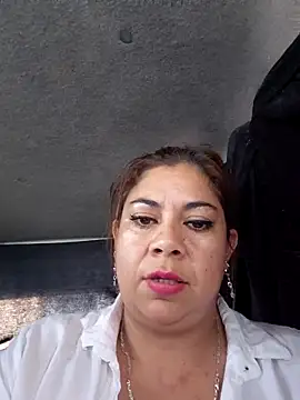 Laura-Hernandez online show from 05/11/26, 04:04