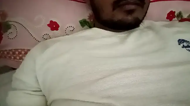 Snapshot of Bigcocks01 chatting on 12/31/24, 06:02 Bigcocks01 online show from 12/31/24, 06:02