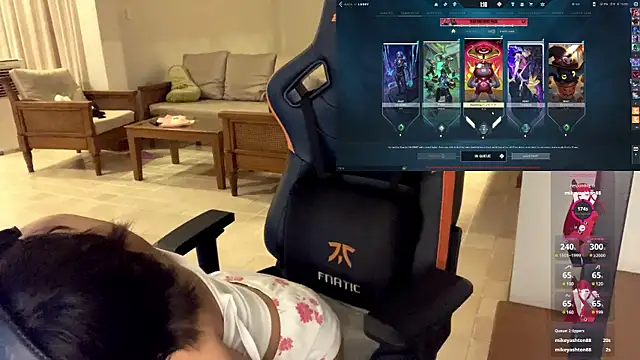 JayJaylov online show from 12/31/24, 04:57