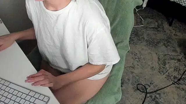 bigb00tyjudyyX online show from 04/04/26, 07:33