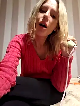 Snapshot of YourJuliena chatting on 12/31/24, 02:58 YourJuliena online show from 12/31/24, 02:58