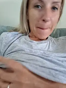 Snapshot of YourJuliena chatting on 02/20/25, 10:37 YourJuliena online show from 02/20/25, 10:37