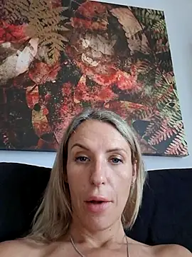 Snapshot of YourJuliena chatting on 02/25/25, 12:45 YourJuliena online show from 02/25/25, 12:45