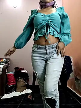 Snapshot of Ananya_34 chatting on 03/05/25, 10:00 Ananya 34 online show from 03/05/25, 10:00