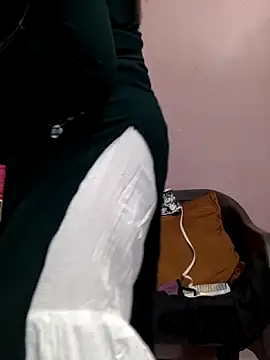 Snapshot of Ananya_34 chatting on 10/24/25, 03:14 Ananya 34 online show from 10/24/25, 03:14