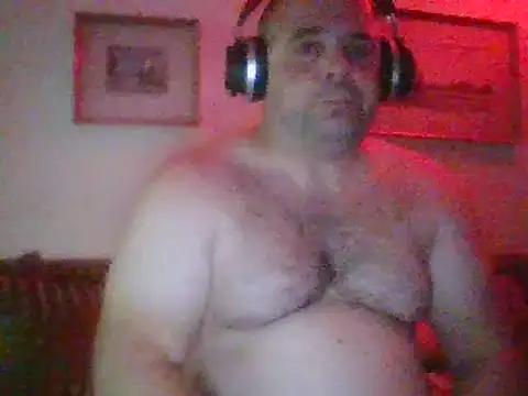 Snapshot of ChristianMouth chatting on 10/14/25, 08:31 ChristianMouth online show from 10/14/25, 08:31