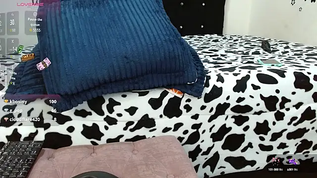 Snapshot of jeff_and_jade chatting on 12/04/24, 02:59 jeff and jade online show from 12/04/24, 02:59