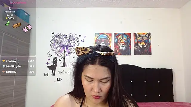 Snapshot of jeff_and_jade chatting on 12/21/24, 02:47 jeff and jade online show from 12/21/24, 02:47