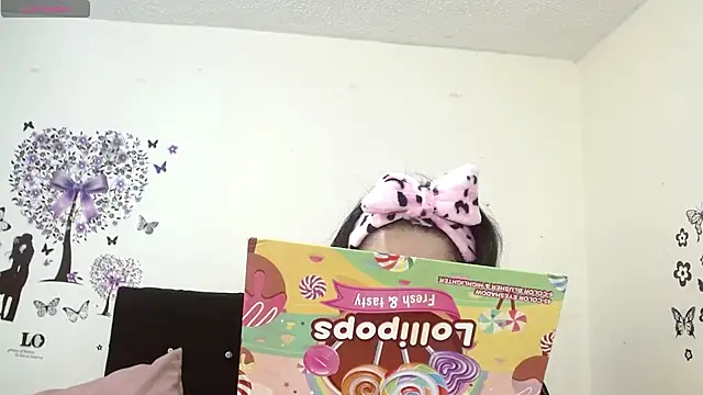 Snapshot of jeff_and_jade chatting on 09/13/25, 01:00 jeff and jade online show from 09/13/25, 01:00