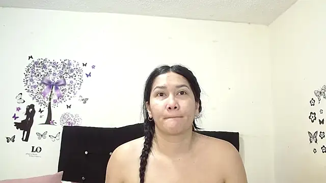 Snapshot of jeff_and_jade chatting on 10/26/25, 10:54 jeff and jade online show from 10/26/25, 10:54