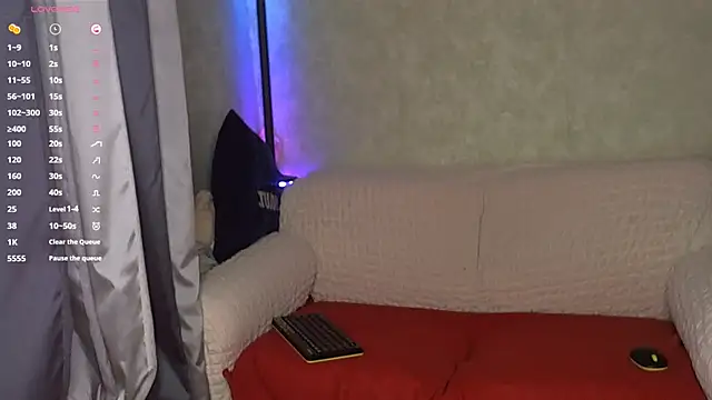 Snapshot of rossi_r chatting on 11/30/25, 11:03 rossi r online show from 11/30/25, 11:03