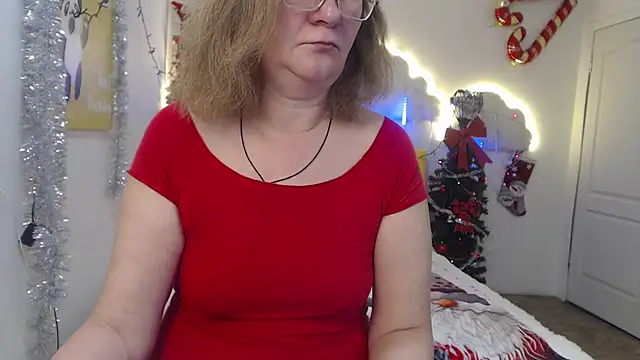 Snapshot of HolyMilfa chatting on 12/11/24, 07:20 HolyMilfa online show from 12/11/24, 07:20