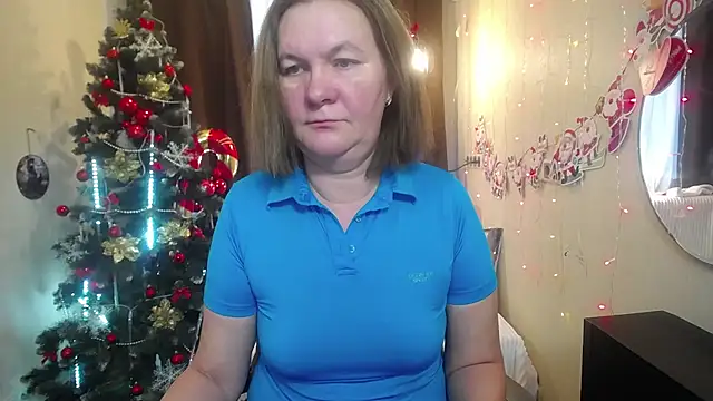 Snapshot of HolyMilfa chatting on 12/18/24, 10:30 HolyMilfa online show from 12/18/24, 10:30