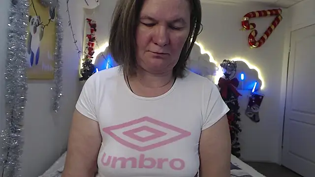 Snapshot of HolyMilfa chatting on 12/20/24, 10:27 HolyMilfa online show from 12/20/24, 10:27