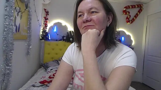 Snapshot of HolyMilfa chatting on 12/20/24, 01:54 HolyMilfa online show from 12/20/24, 01:54