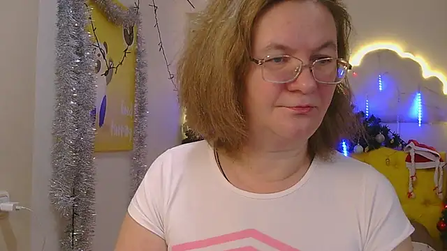 Snapshot of HolyMilfa chatting on 01/12/25, 08:04 HolyMilfa online show from 01/12/25, 08:04