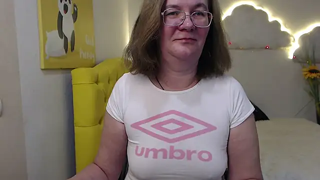 Snapshot of HolyMilfa chatting on 02/08/25, 02:05 HolyMilfa online show from 02/08/25, 02:05