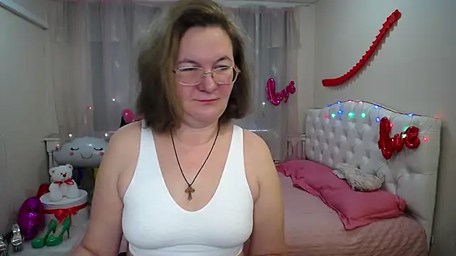 Snapshot of HolyMilfa chatting on 02/16/25, 07:37 HolyMilfa online show from 02/16/25, 07:37