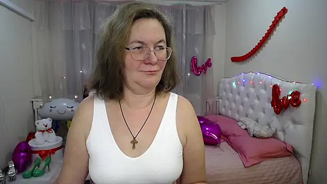 Snapshot of HolyMilfa chatting on 02/16/25, 04:53 HolyMilfa online show from 02/16/25, 04:53