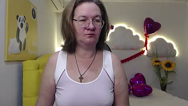 Snapshot of HolyMilfa chatting on 02/20/25, 07:45 HolyMilfa online show from 02/20/25, 07:45