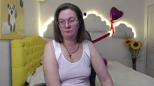 Snapshot of HolyMilfa chatting on 03/22/25, 11:00 HolyMilfa online show from 03/22/25, 11:00