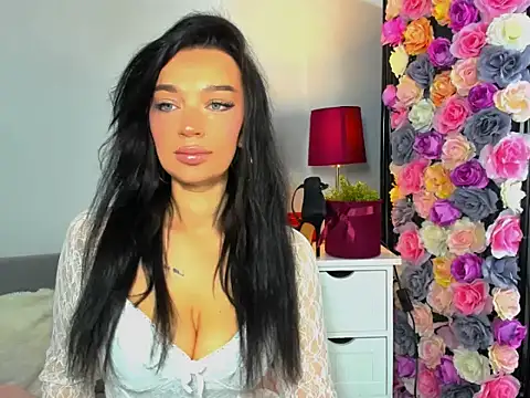 Snapshot of OliviaFantasy chatting on 12/17/25, 07:36 OliviaFantasy online show from 12/17/25, 07:36