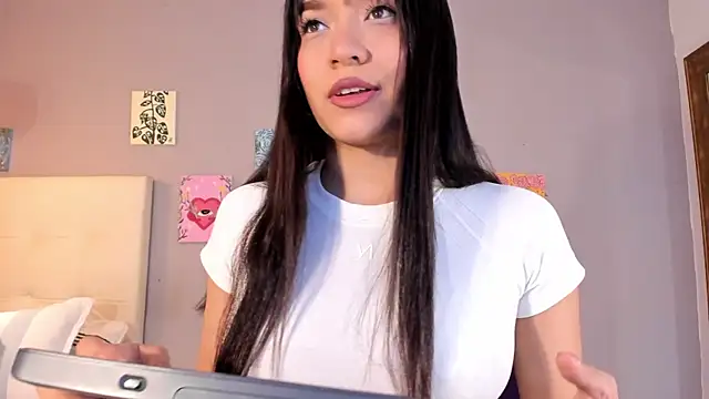 Maia W10 online show from 06/28/26, 03:29