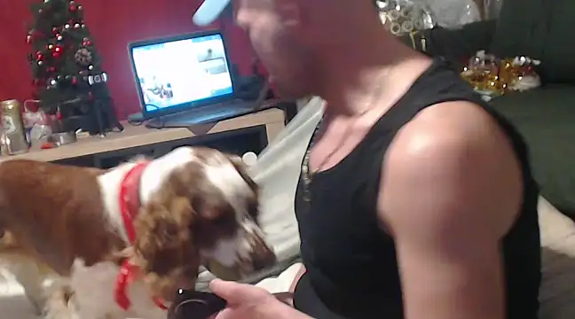 Snapshot of mikeythebestsucker chatting on 12/21/24, 01:42 mikeythebestsucker online show from 12/21/24, 01:42