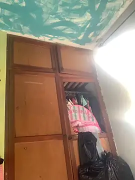 kioluy online show from 12/04/25, 07:00