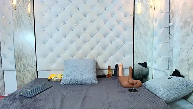 VALENTINA3x online show from 02/22/26, 02:45