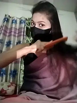 Snapshot of Nadia-2 chatting on 12/20/25, 10:28 Nadia-2 online show from 12/20/25, 10:28