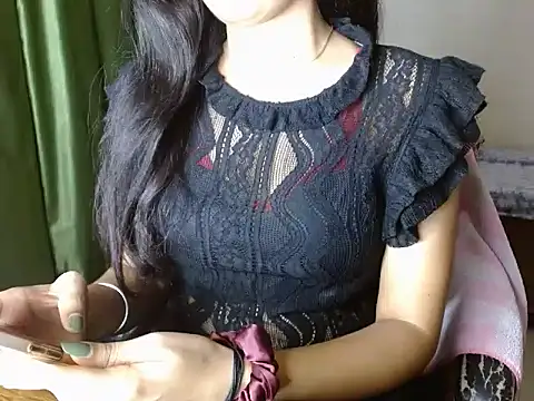 Snapshot of Your_Angel143 chatting on 06/11/26, 05:44 Your Angel143 online show from 06/11/26, 05:44