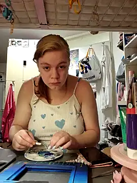 Snapshot of rose_bunny chatting on 12/04/24, 01:31 rose bunny online show from 12/04/24, 01:31